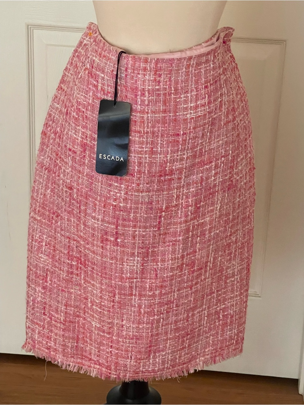 Escada Pink Tweed Skirt 40 NWT